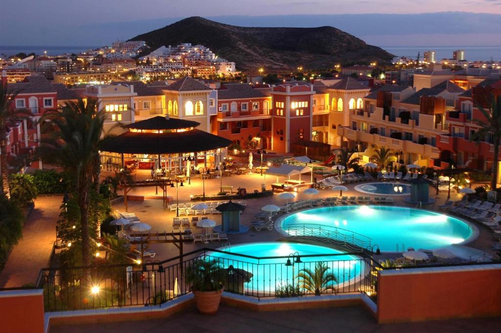 Apartamentos Granada Park Playa de las Américas Dış mekan fotoğraf